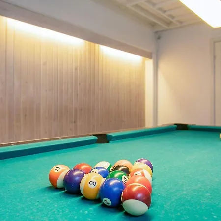 4 Person On A In 福堡