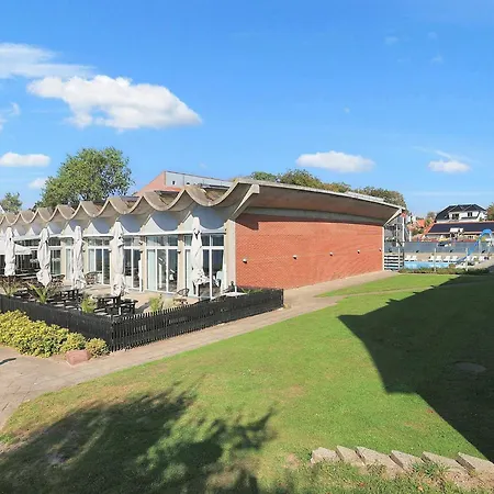 4 Person On A In Фоборг